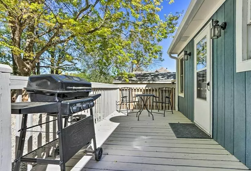 Cozy Warsaw Cottage: Walk To Drake Harbor!