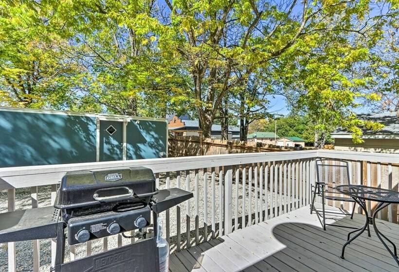 Cozy Warsaw Cottage: Walk To Drake Harbor!