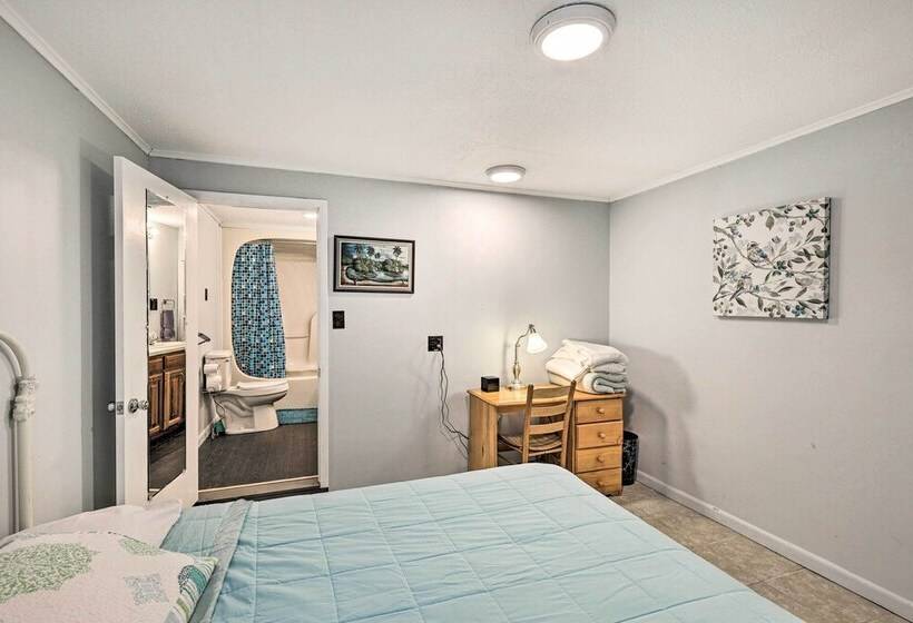 Creekside Roan Mountain Cabin: Walk To Trails