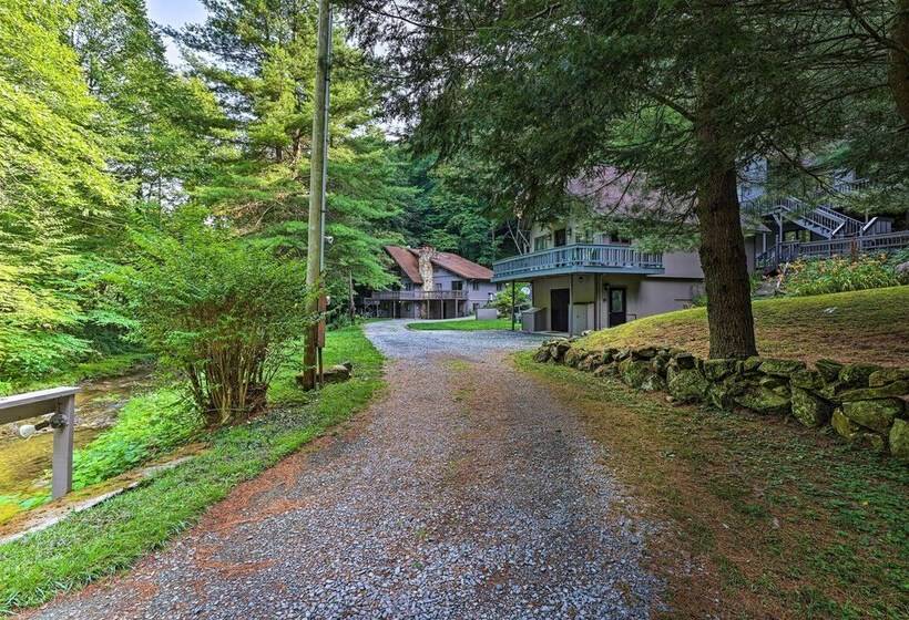 Creekside Roan Mountain Cabin: Walk To Trails