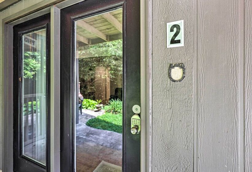 Creekside Roan Mountain Cabin: Walk To Trails