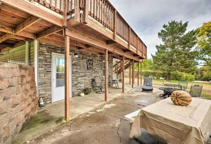 Eagles View  W/ Game Room   Walk To River!