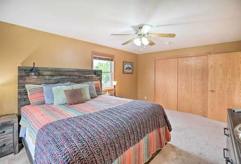 Eagles View  W/ Game Room   Walk To River!