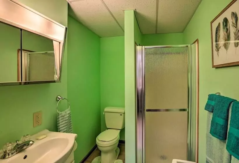 Eagles View  W/ Game Room   Walk To River!