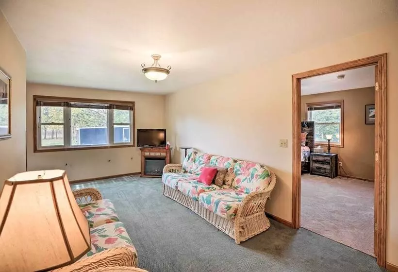 Eagles View  W/ Game Room   Walk To River!