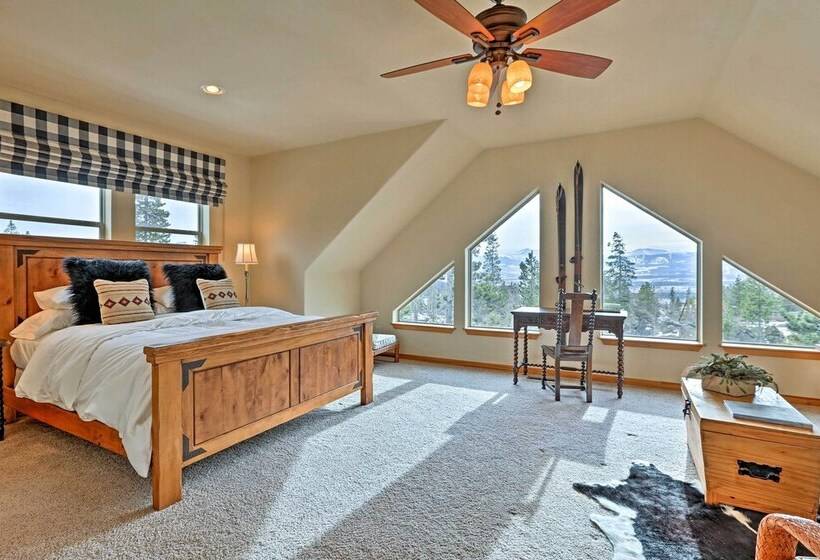 Mtn View Retreat W/ Hot Tub In Granby!