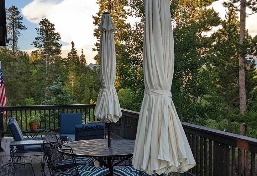 Mtn View Retreat W/ Hot Tub In Granby!