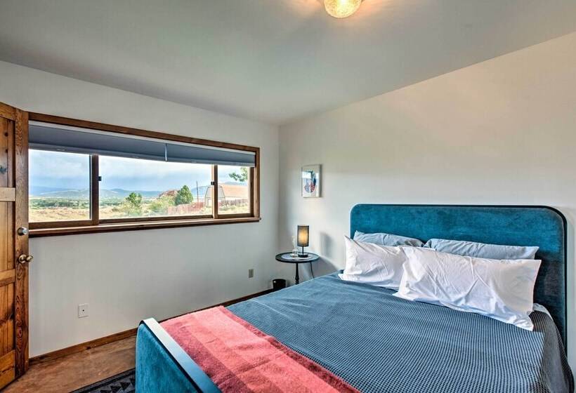 El Prado Duplex W/ Deck + Grill   4 Mi To Town!