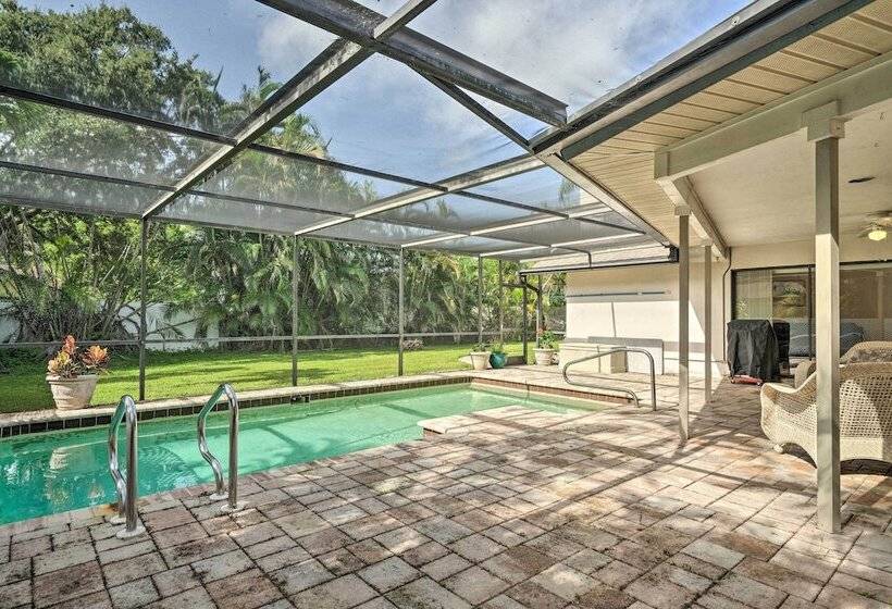 Fort Myers Home, Lanai & Private, Heated Pool