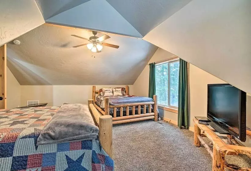 Garden Valley Cabin W/ Loft & Large Deck!