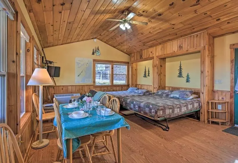 Gone Hiking  Bryson City Cabin W/ Hot Tub & Grill