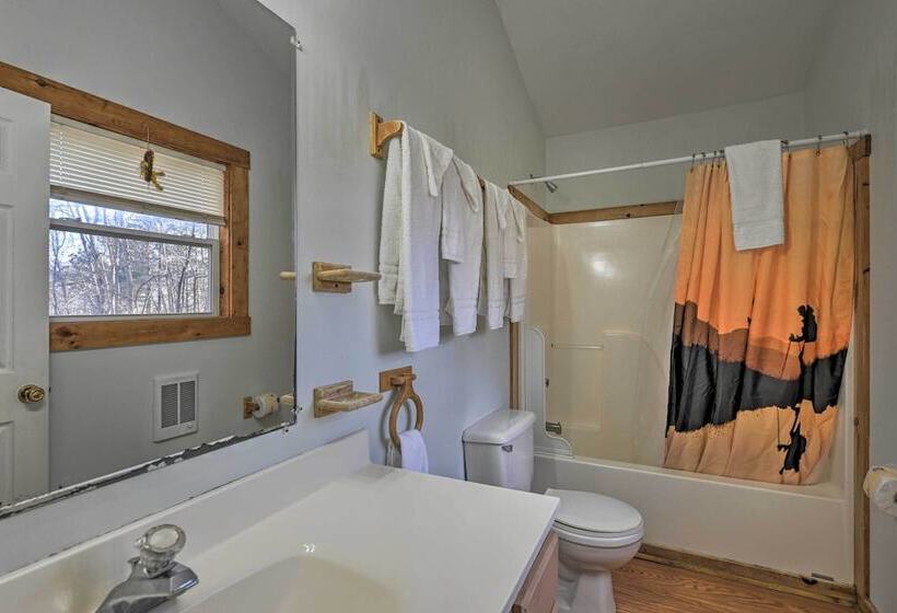 Gone Hiking  Bryson City Cabin W/ Hot Tub & Grill