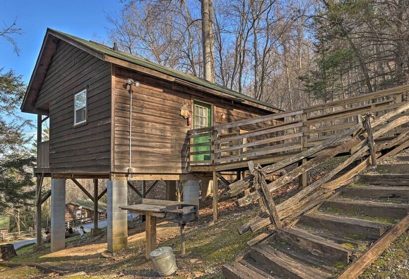 Gone Hiking  Bryson City Cabin W/ Hot Tub & Grill