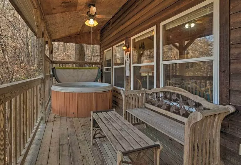 Gone Hiking  Bryson City Cabin W/ Hot Tub & Grill