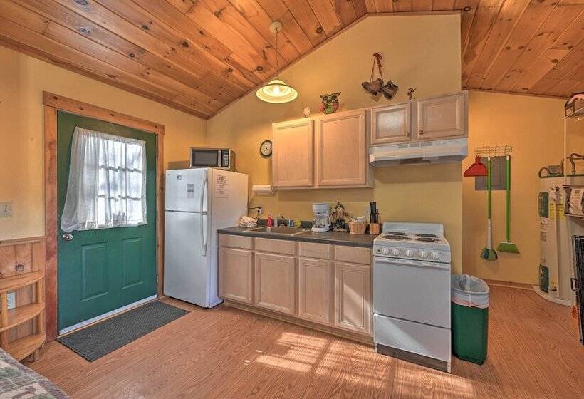 Gone Hiking  Bryson City Cabin W/ Hot Tub & Grill