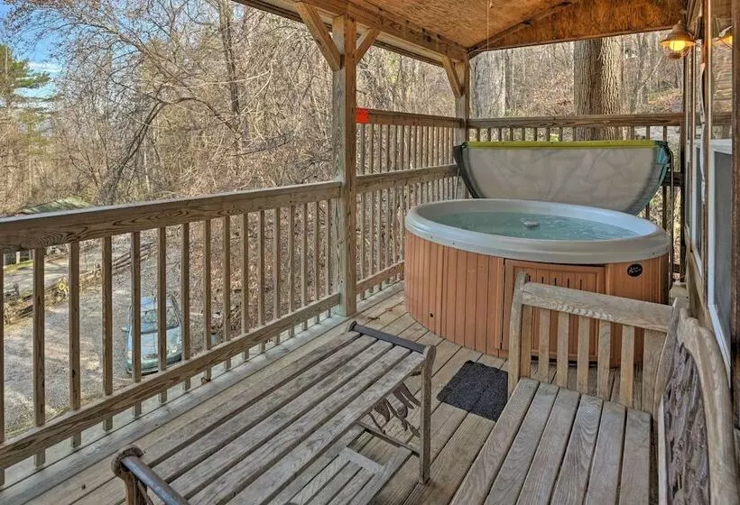 Gone Hiking  Bryson City Cabin W/ Hot Tub & Grill
