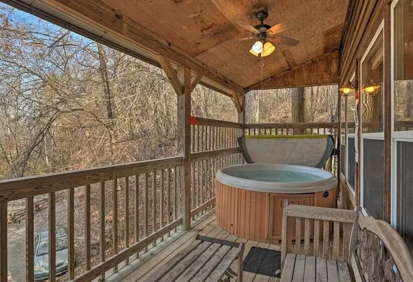 Gone Hiking  Bryson City Cabin W/ Hot Tub & Grill