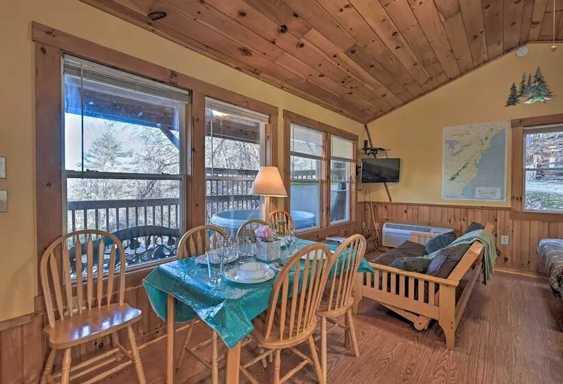 Gone Hiking  Bryson City Cabin W/ Hot Tub & Grill