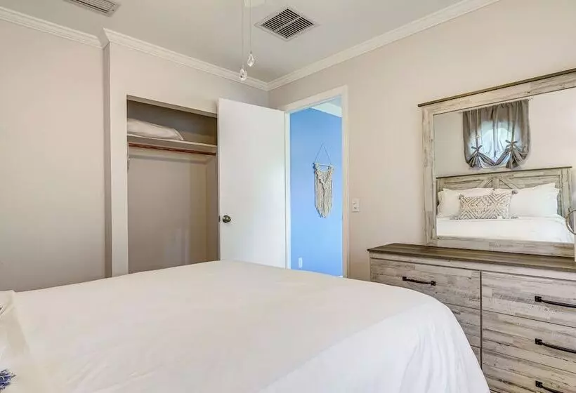 Stuart Oasis W/ Pool & Game Room ~ 7 Mi To Beach!