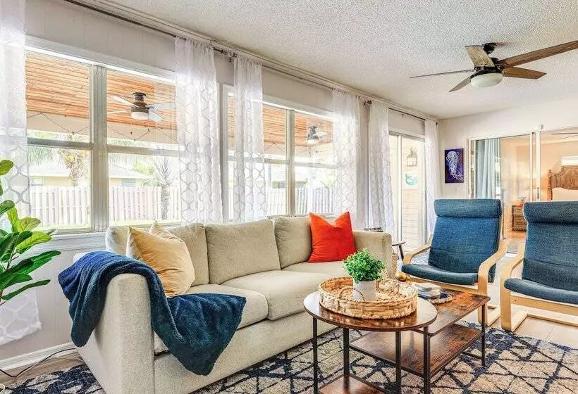 Stuart Oasis W/ Pool & Game Room ~ 7 Mi To Beach!