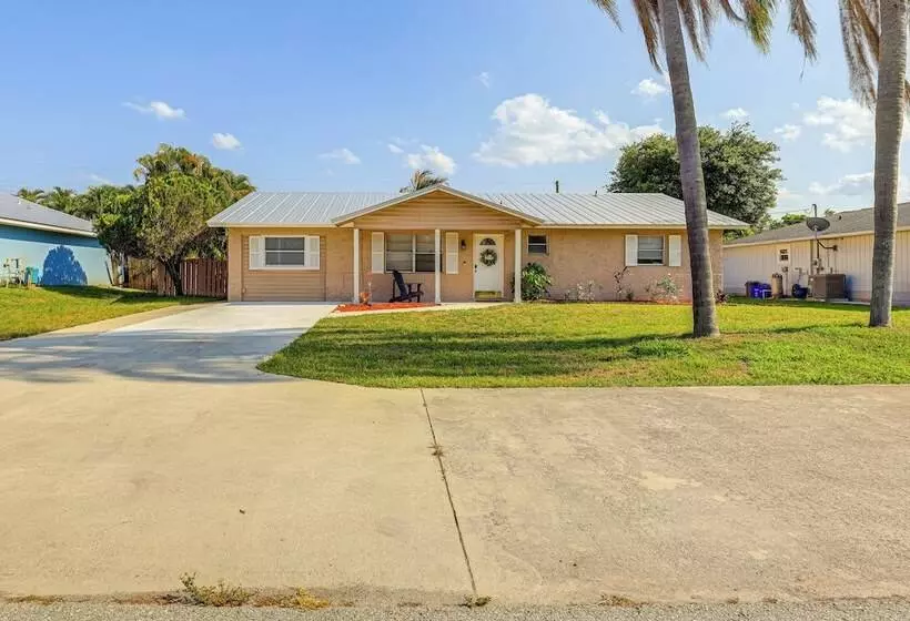 Stuart Oasis W/ Pool & Game Room ~ 7 Mi To Beach!