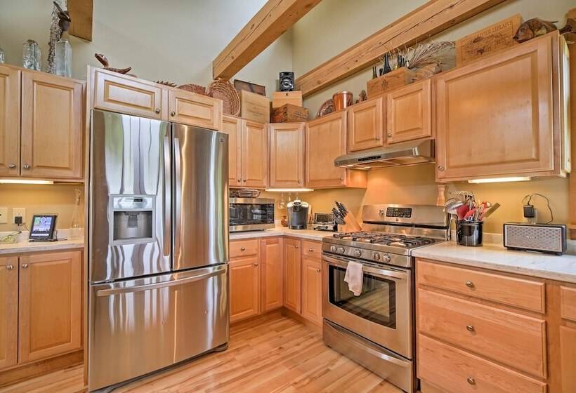 Greensboro Home W/ Porch & Countryside Views!