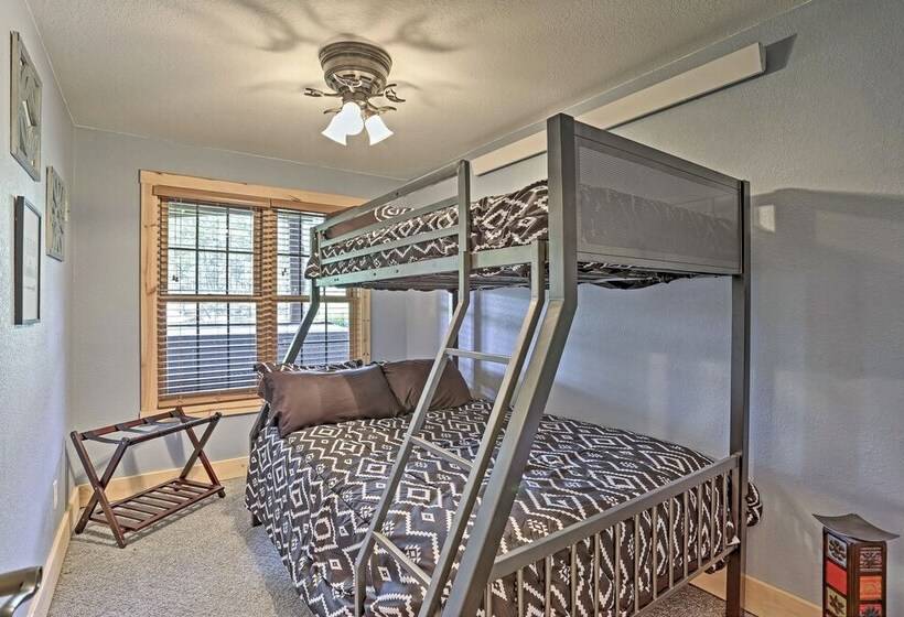 Black Hills Cabin: Hot Tub, Fishing Pond & Deck