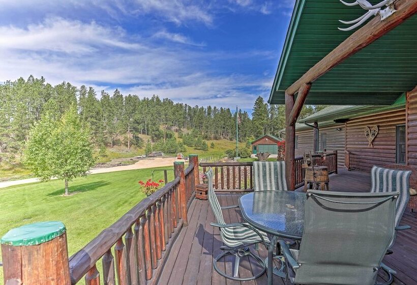 Black Hills Cabin: Hot Tub, Fishing Pond & Deck