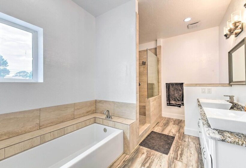 Lakefront Wichita Falls Home W/ Pool & Hot Tub