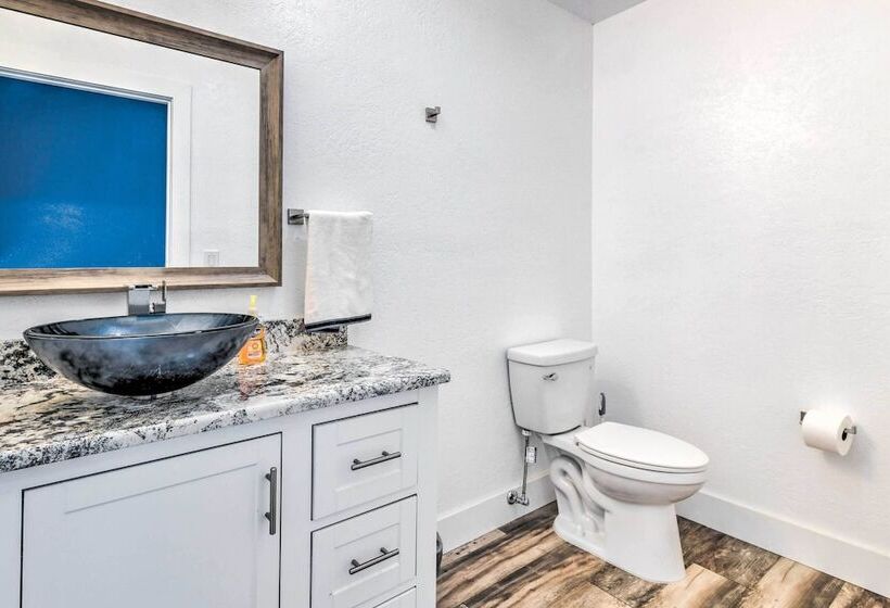 Lakefront Wichita Falls Home W/ Pool & Hot Tub