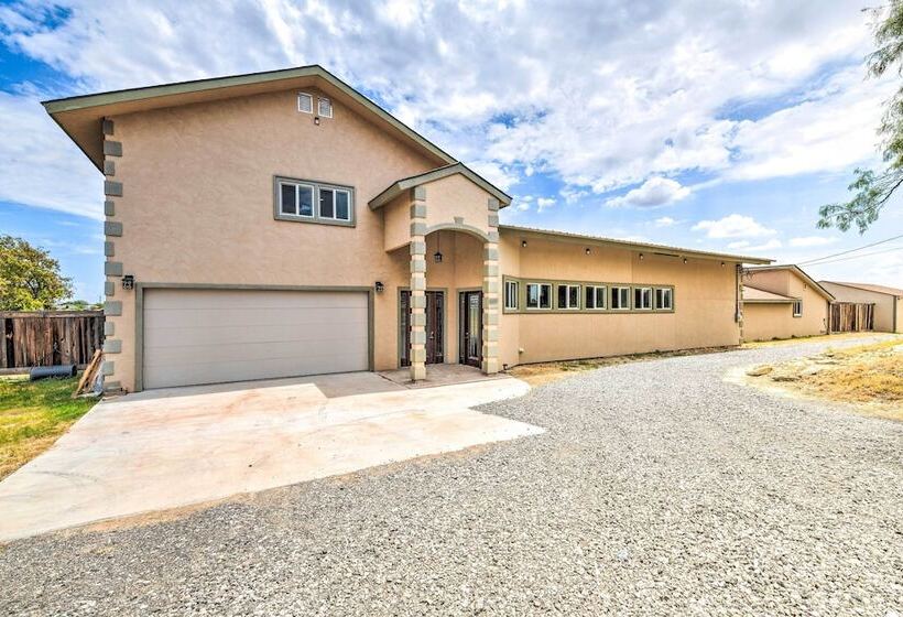 Lakefront Wichita Falls Home W/ Pool & Hot Tub