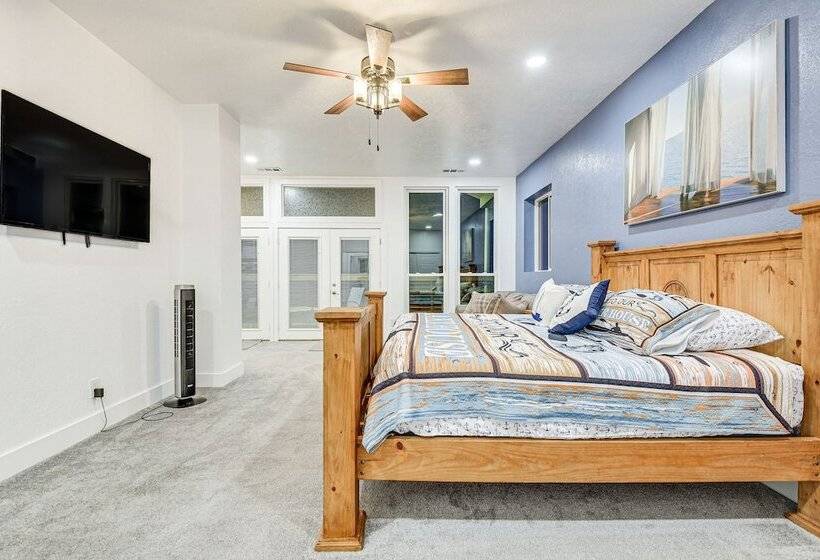 Lakefront Wichita Falls Home W/ Pool & Hot Tub