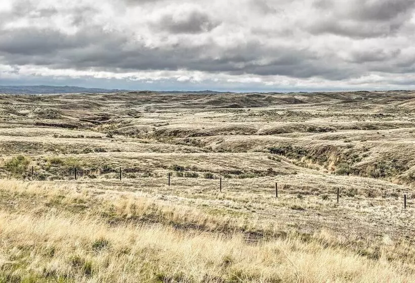 Large Ten Sleep Home On Main St, 10 Mins To Canyon