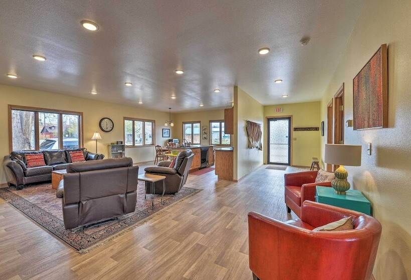 Large Ten Sleep Home On Main St, 10 Mins To Canyon