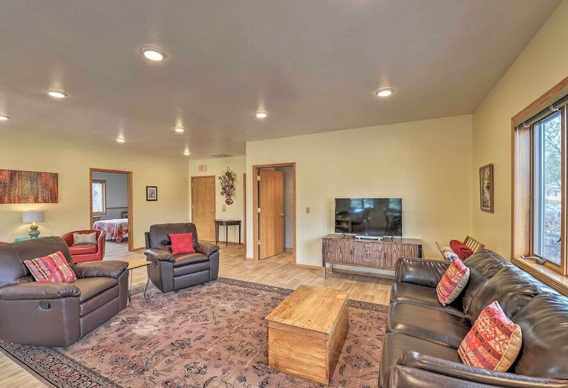 Large Ten Sleep Home On Main St, 10 Mins To Canyon