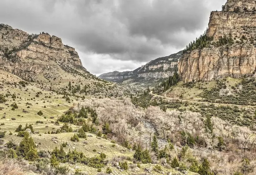 Large Ten Sleep Home On Main St, 10 Mins To Canyon