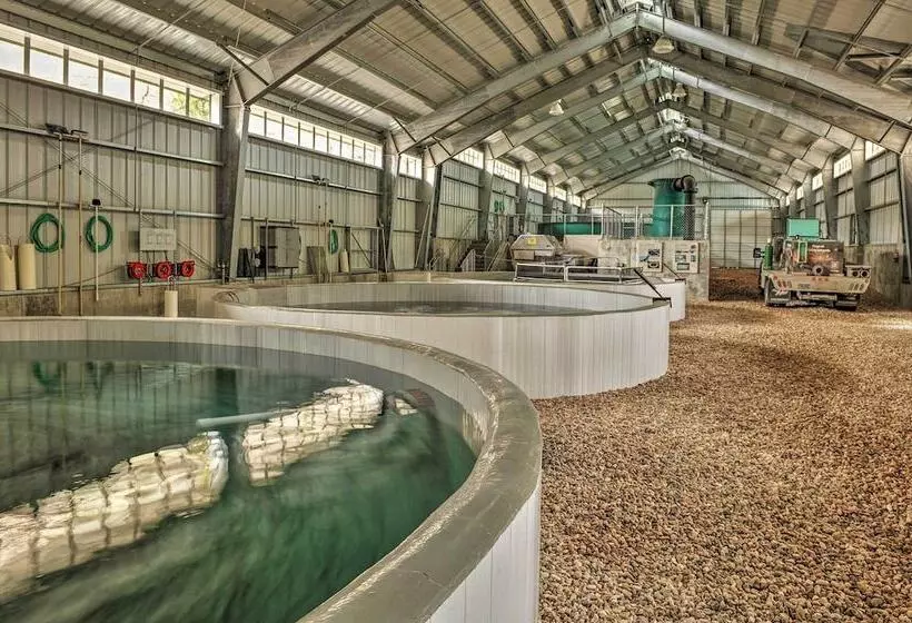 Large Ten Sleep Home On Main St, 10 Mins To Canyon