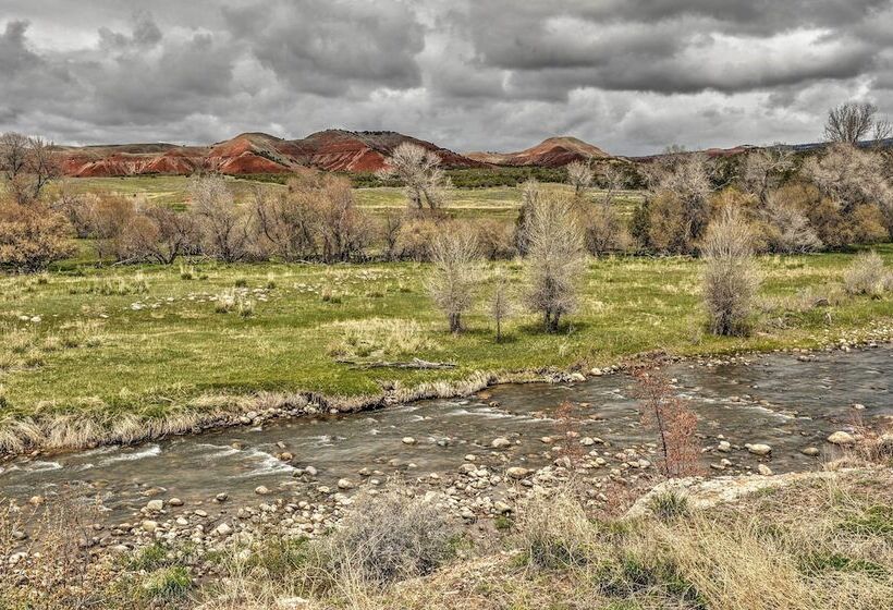 Large Ten Sleep Home On Main St, 10 Mins To Canyon