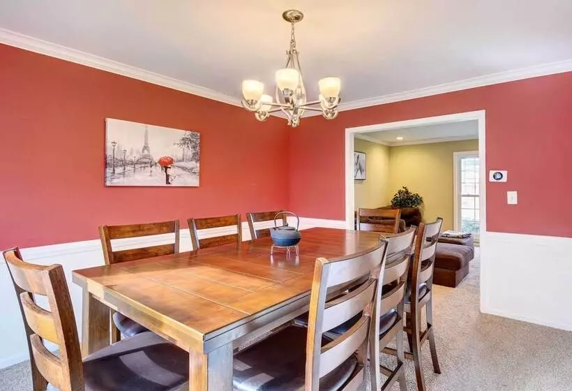 Louisville Area Home: Deck, Fire Pit, Creek!