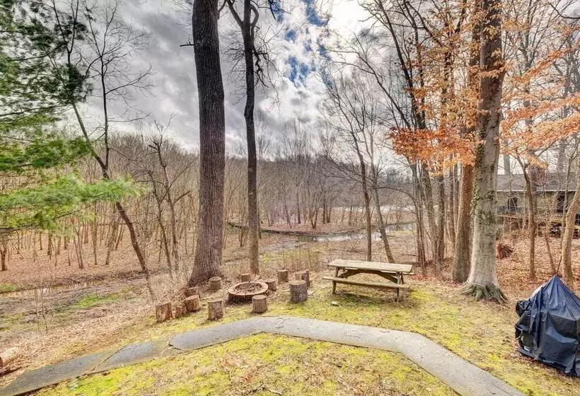 Louisville Area Home: Deck, Fire Pit, Creek!