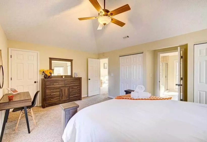 Louisville Area Home: Deck, Fire Pit, Creek!