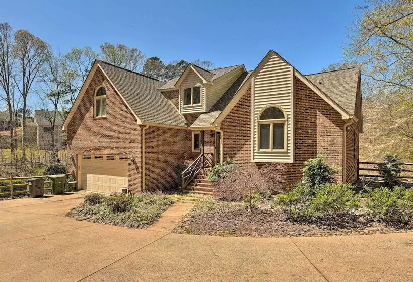 Luxury Mooresville Manor W/ Pool & Lake Access!