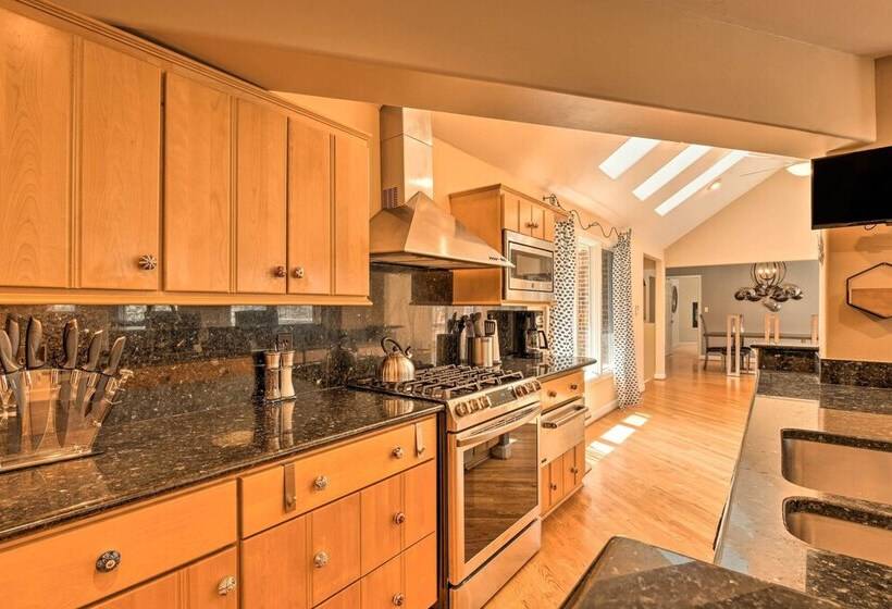 Luxury Mooresville Manor W/ Pool & Lake Access!