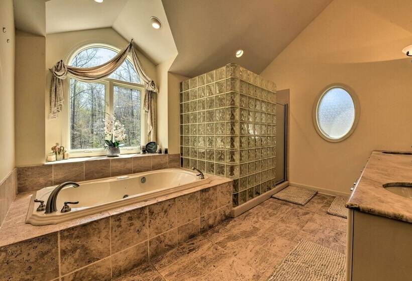 Luxury Mooresville Manor W/ Pool & Lake Access!