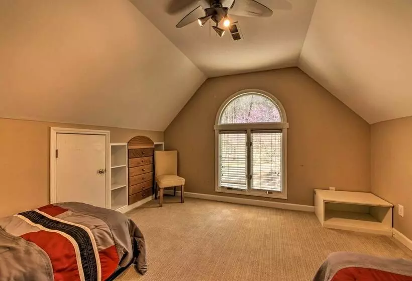 Luxury Mooresville Manor W/ Pool & Lake Access!