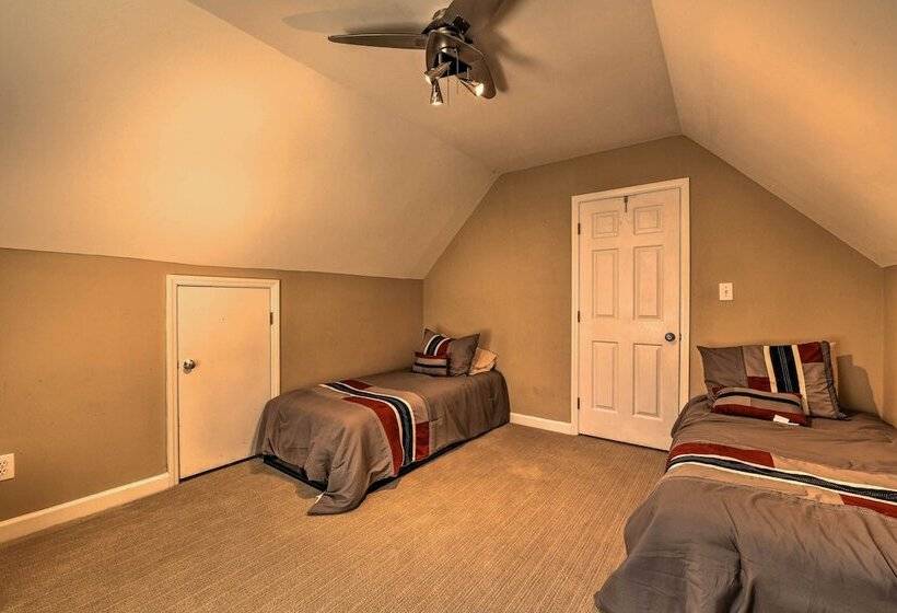 Luxury Mooresville Manor W/ Pool & Lake Access!