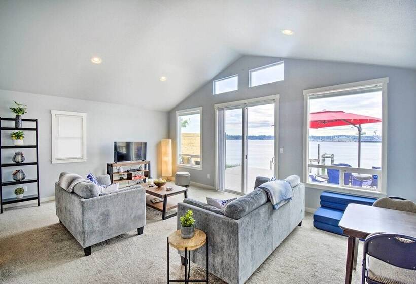 Manette Waterfront: Kayak The Bay & Walk To Town!