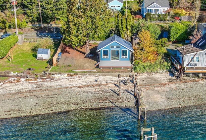 Manette Waterfront: Kayak The Bay & Walk To Town!