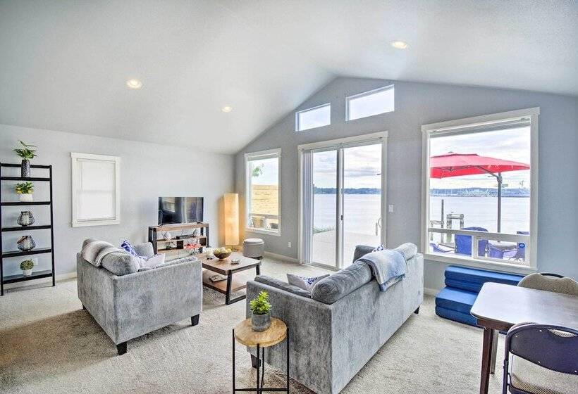 Manette Waterfront: Kayak The Bay & Walk To Town!