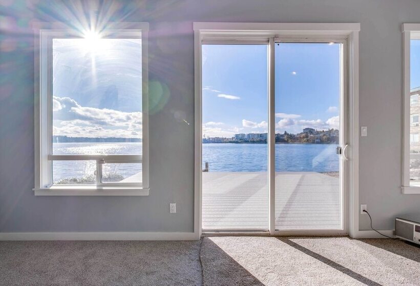 Manette Waterfront: Kayak The Bay & Walk To Town!